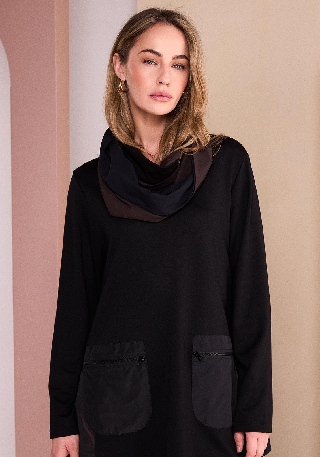 Naya Two Tone Neckpiece Choko/Black