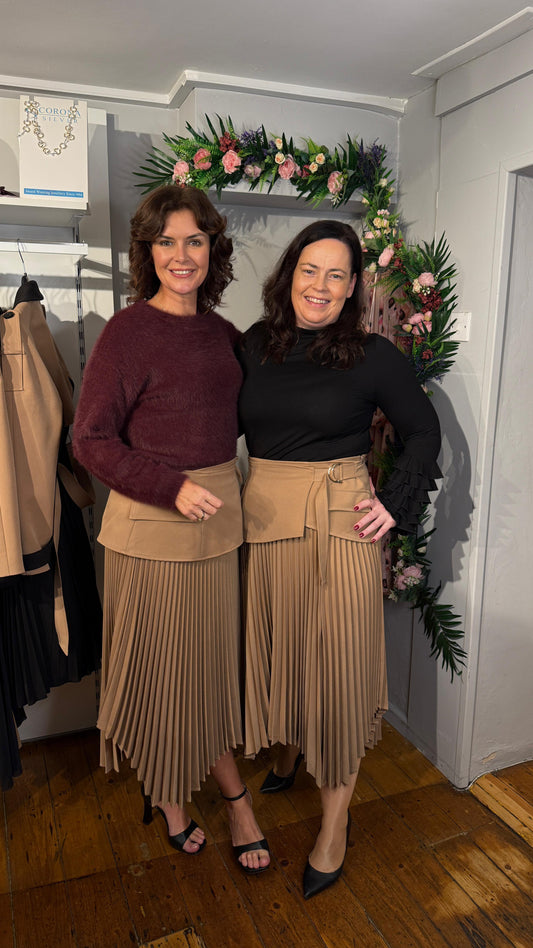 Arggido Pleated Skirt Midi Length
