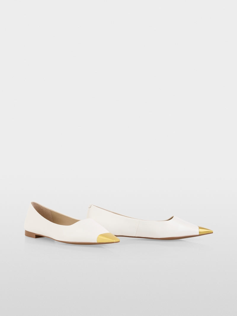 Ballerina off white leather flats. Simple and elegant design